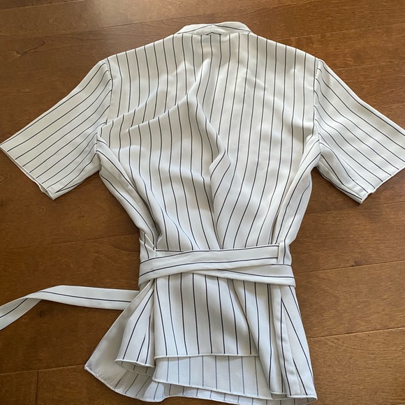 Babaton striped wrapped shirt! - Picture 3 of 3